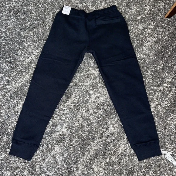 New NIKE Sportswear Standard Fit Tapered Leg Club Fleece Joggers - Picture 3 of 16